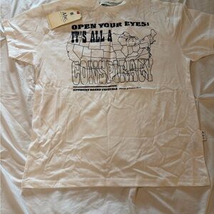 Advisory Board Crystals Cream Short Sleeve Tee